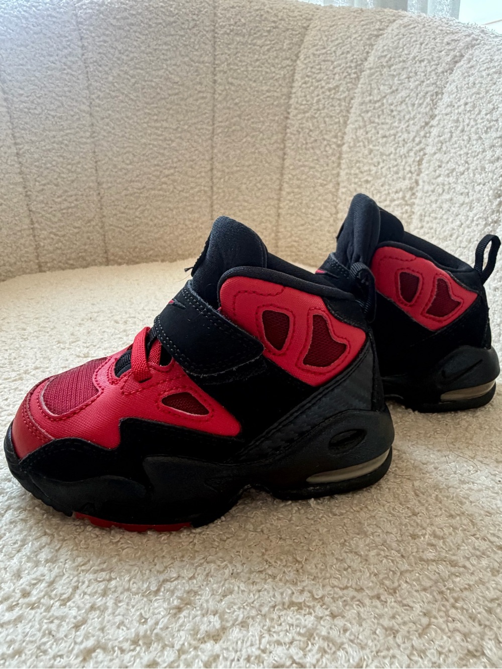 Nike Kids Red and Black Velcro Sneaker